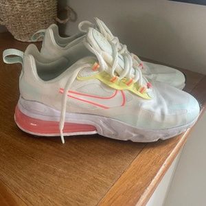 Women's Nike Air 270 React